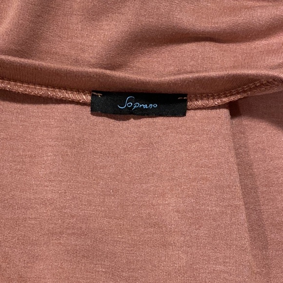 Soprano Ruffle Sleeve Blouse - Picture 4 of 5